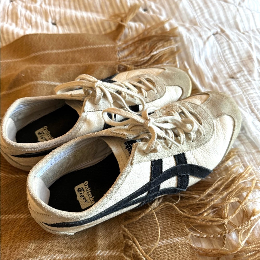 Onitsuka Tiger by Asics Men's Cream and Navy Sneakers size 7 (women’s 8.5) - Picture 3 of 6